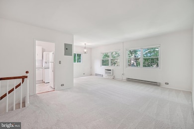 3576 Martha Custis Dr, Alexandria, VA 22302 - photo 5