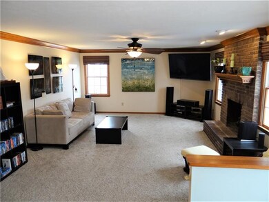 Open to kichen and bright living room, perfect for