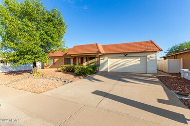 9827 W Wrangler Dr, Sun City, AZ 85373 - photo 3