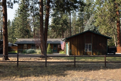 15689 Paddock Green, Sisters, OR 97759 - photo 2