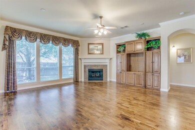 951 Park Forest Dr, Hurst, TX 76053 - photo 3