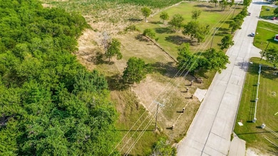 700 Crisp Rd, Ennis, TX 75119 - photo 4