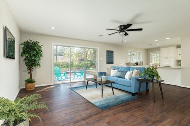 201 E Crestmont Dr, Alvin, TX 77511 - photo 4