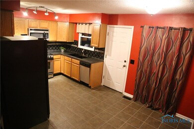 Expansive Kitchen