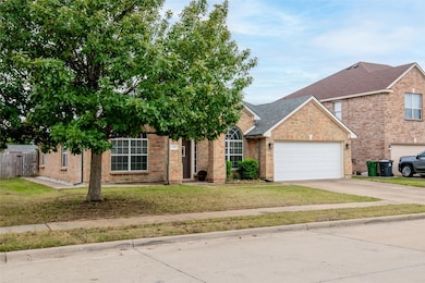 1302 Red Deer Way, Arlington, TX 76002 - photo 3