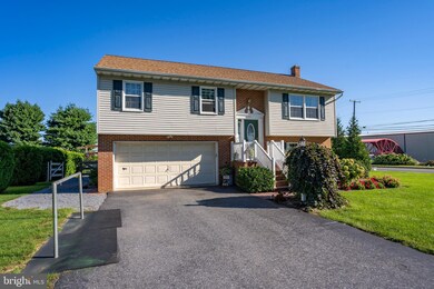 703 Walnut St, New Holland, PA 17557 - photo 2