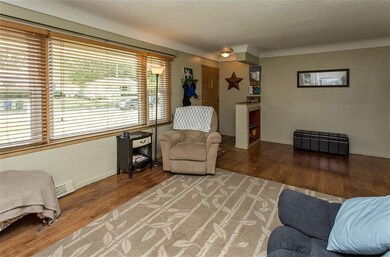 3405 Shawnee Place, Des Moines, IA 50310 - photo 4