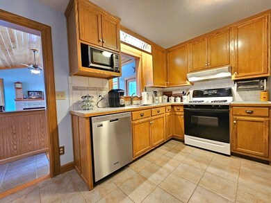 167 E Hadley Rd, Amherst, MA 01002 - photo 4