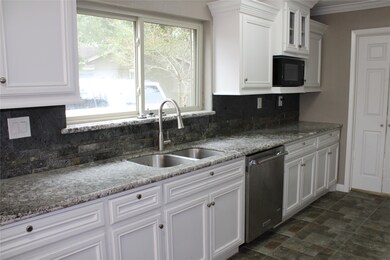 509 Desert Aire Dr, Friendswood, TX 77546 - photo 4