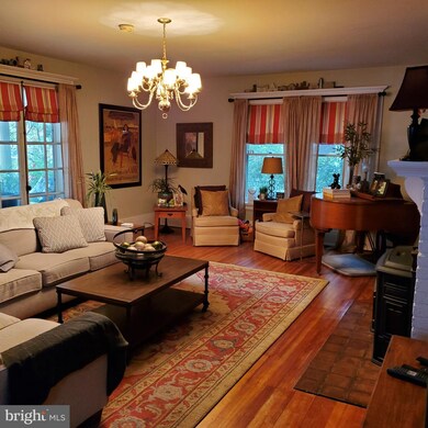 228 Philadelphia Ave, Waynesboro, PA 17268 - photo 4