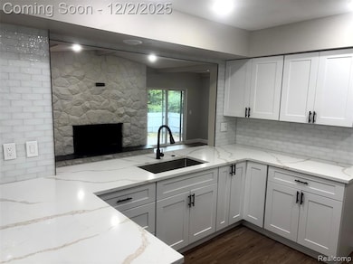 29621 Fernhill Dr, Farmington Hills, MI 48334 - photo 3