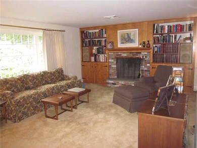 40 Cliffside Dr, Cranston, RI 02920 - photo 3