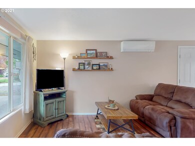 2486 York St, Eugene, OR 97404 - photo 4