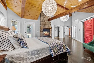 Dream master suite! Vaulted ceilings, abundant win