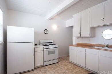 Stove and Refrigerator are included!