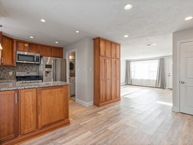 945 Riverside Dr unit 4C, Methuen, MA 01844 - photo 7