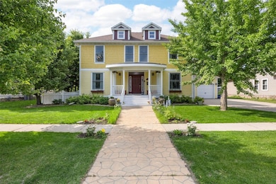 508 W 5th St, Vinton, IA 52349 - photo 2