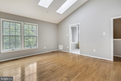 15817 Glacier Ct, North Potomac, MD 20878 - photo 2