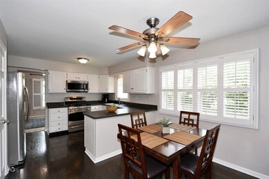 1310 Carol Ln, Naperville, IL 60565 - photo 2