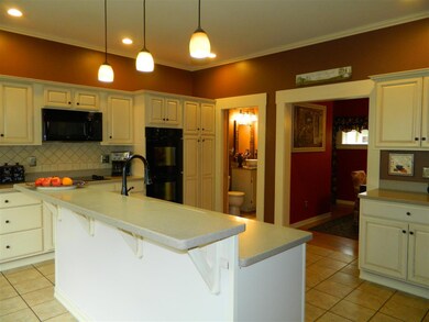 639 Summer St, Saint Johnsbury, VT 05819 - photo 4