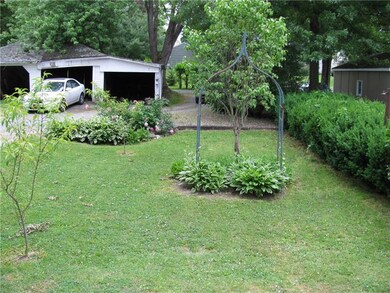 NICE REAR YARD