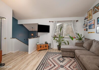 950-YorkView-5-MLS_06