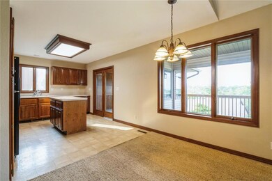 2719 Lancelot Ln NW, Cedar Rapids, IA 52405 - photo 6