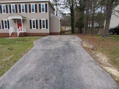 13908 Belmont Stakes Pl - Driveway