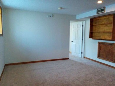 523 Apache Ave, Carpentersville, IL 60110 - photo 6