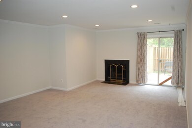 16318 Taconic Cir, Dumfries, VA 22025 - photo 7