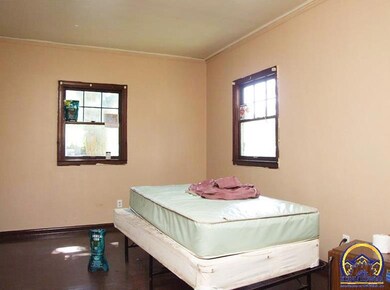620 SW 9th St, Topeka, KS 66612 - photo 5