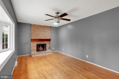 6122 Camelback Ln, Columbia, MD 21045 - photo 4