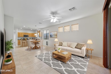 26_family room with tv 2_vs