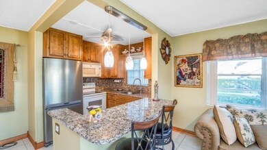 408 Windsor R, West Palm Beach, FL 33417 - photo 3