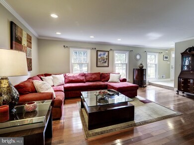 12404 Goldfinch Ct, Potomac, MD 20854 - photo 4