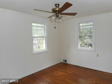 5608 Woodland Dr, Oxon Hill, MD 20745 - photo 4