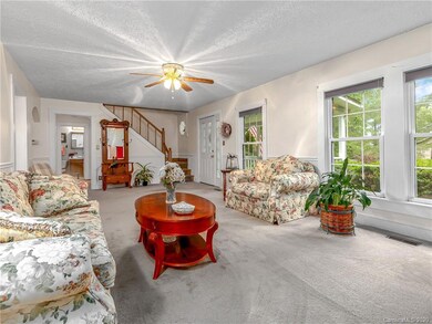 5 Sugarloaf Ln, Hendersonville, NC 28792 - photo 3