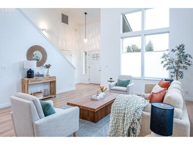 Living Room/Entrance