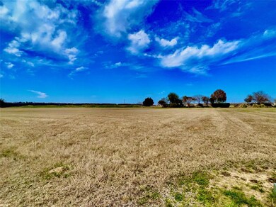 415 Clubhouse Dr, Corsicana, TX 75109 - photo 3