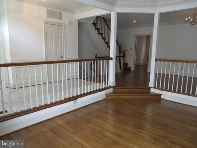 8319 Rising Ridge Way, Bethesda, MD 20817 - photo 4