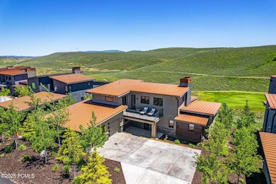 1_Aerial-Exterior_1800x1200_3887402