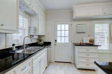 4002 Oak Ridge St, Houston, TX 77009 - photo 6