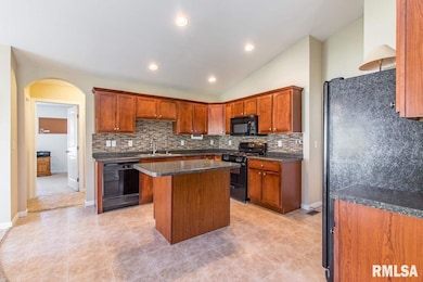 6105 W Farmington Rd, Peoria, IL 61604 - photo 6