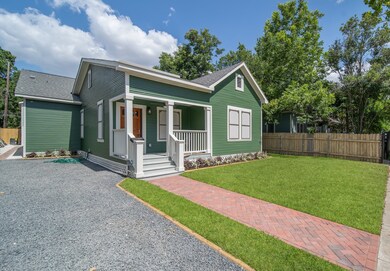 924 Cortlandt St, Houston, TX 77008 - photo 2