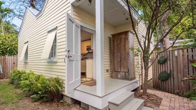 17-720ELIZABETHunit4-16x9-exteriorfront