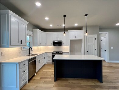 49 Judy Dr, Bella Vista, AR 72715 - photo 4