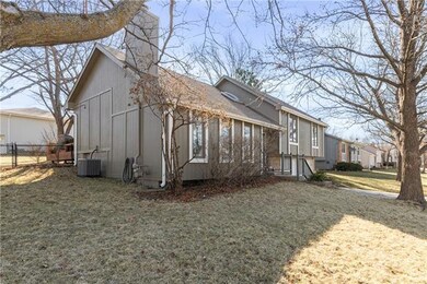 6015 Alden St, Shawnee, KS 66216 - photo 2