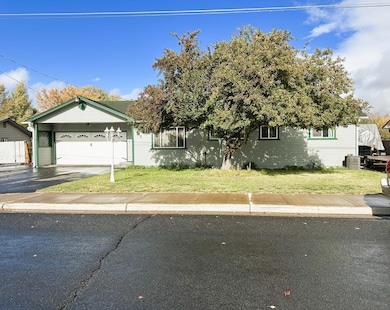 5245 Sturdivant Ave, Klamath Falls, OR 97603 - photo 2