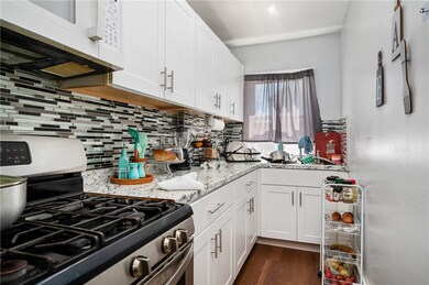 136 Anthony Ave, Pawtucket, RI 02860 - photo 6