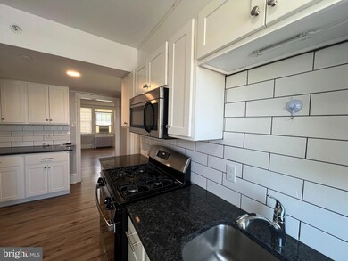 111 S Wayne Ave unit 2ND FLOOR, Wayne, PA 19087 - photo 2